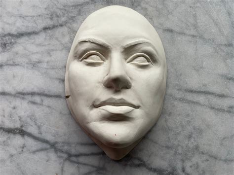 Ceramic Wall Art Mask of Venus Sculpture Face With Mud Crack Texture - craibas.al.gov.br