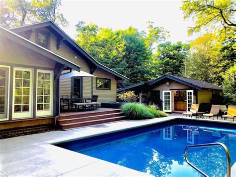 25+ Best Pool House Rentals: Find a House with Pool for Your Michigan Summer Vacation - grkids.com