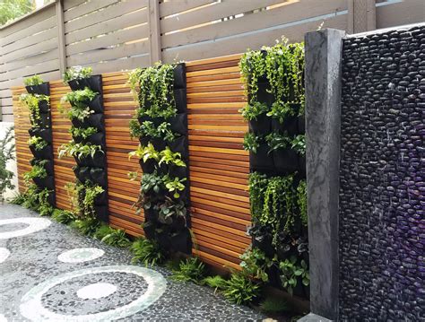 12 Pocket Outdoor Vertical Living Wall Planter