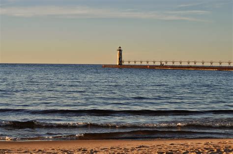 WC-LIGHTHOUSES: MANISTEE NORTH PIERHEAD LIGHTHOUSE-MANISTEE, MICHIGAN