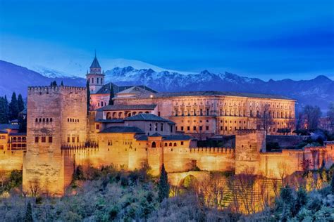 Granada, a symbolic city in the heart of Andalusia - sostravel.com