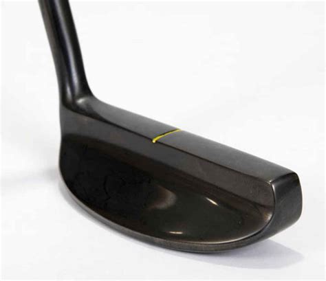 Blade putters back in vogue | GolfMagic