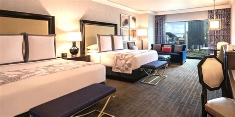 Augustus Premium Room Two Queens Fountain View | Caesars Palace Las Vegas