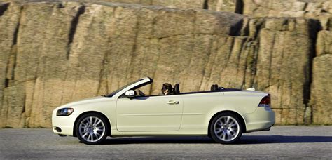 Volvo C70 (2009) - picture 8 of 23