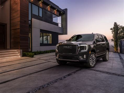 What Are Reviewers Saying About the 2024 GMC Yukon Denali Ultimate?