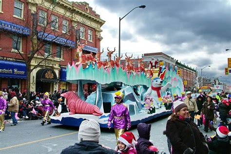 11 consejos para visitar el desfile de Papá Noel en Toronto [2024] - ExoViajes