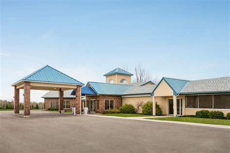 Days Inn & Suites by Wyndham Moncton | Moncton, NB Hotels