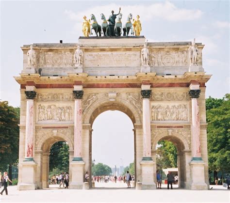 Paris and its 4 triumphal arches – A walk in Paris