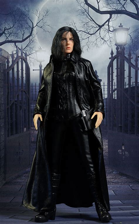 Review and photos of Underworld Selene Blue Eyes sixth scale action figure