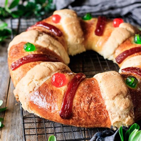 Rosca de Reyes Recipe - Savor the Flavour