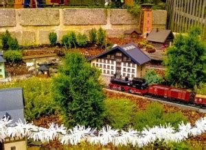 N scale vs HO scale trains - The Silicon Underground