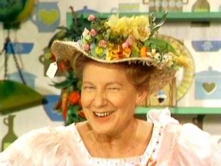 Minnie Pearl biography, birth date, birth place and pictures