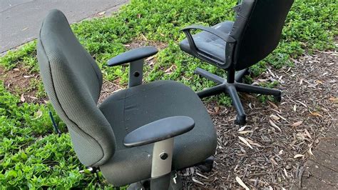 Adelaide office chairs littering the suburbs - ABC listen