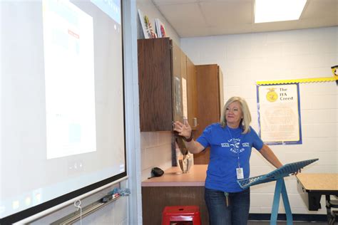 High School Welcomes New Teachers – Eagle Eye News