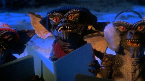 The Gremlins - A Gremlins Christmas Carol (HD) - YouTube