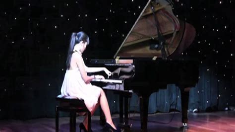 Van-Anh Nguyen - Concert Pianist & Producer - YouTube