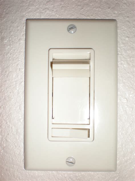 File:Electric residential lighting dimmer switch.JPG - Wikimedia Commons