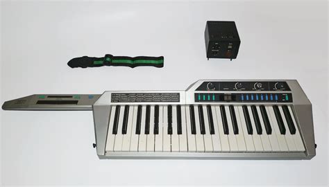 MATRIXSYNTH: FORMANTA MINI - VINTAGE SOVIET POLY KEYTAR SYNTHESIZER