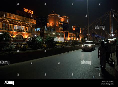 Howrah Railway Station Stock Photo - Alamy