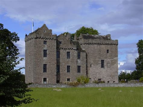 Huntingtower Castle © Arthur Bruce cc-by-sa/2.0 :: Geograph Britain and Ireland