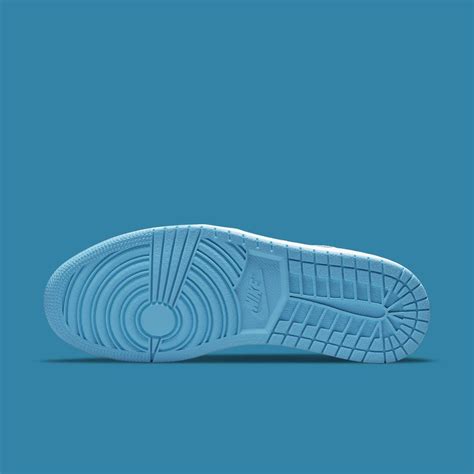 Official Images of the Air Jordan 1 Low "UNC" | Grailify