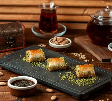 Free Photo | Turkish pakhlava on the table