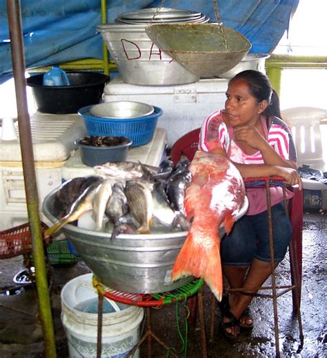 El Salvador Seafood Market