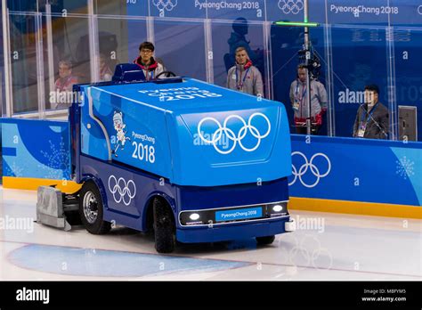 Ice hockey zamboni hi-res stock photography and images - Alamy