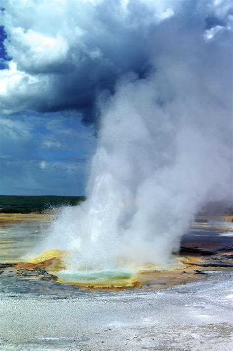 Geyser Eruption by Dominik Eckelt