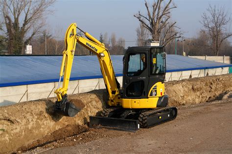 Komatsu PC35MR-3 excavator specs (2008 - 2017) | Diggers | LECTURA Specs