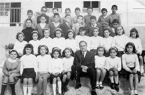 Greek school uniforms: chronology 1950-74 Scholiki podia