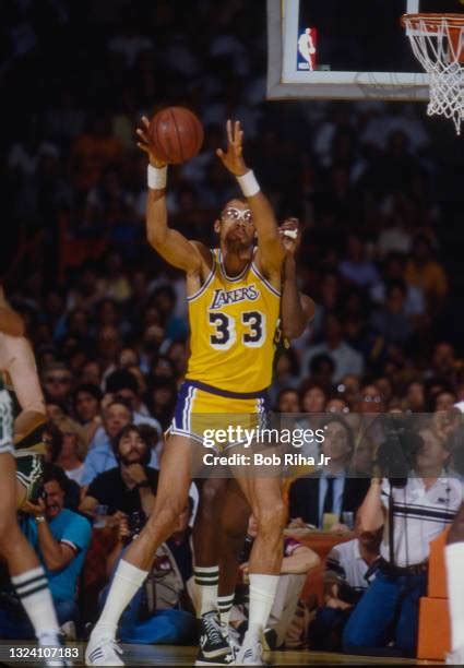 Kareem Abdul Jabbar Photos and Premium High Res Pictures - Getty Images