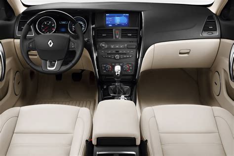 Renault Latitude Flagship Premieres in Moscow, European Version to ...