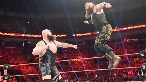 Big Show vs. Braun Strowman: Raw, April 17, 2017 | WWE