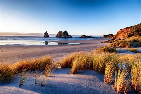 Guide to Wharariki Beach: New Zealand's Coastal Paradise