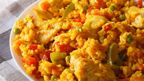 Cuban-Style Arroz Con Pollo Recipe | The Nosher