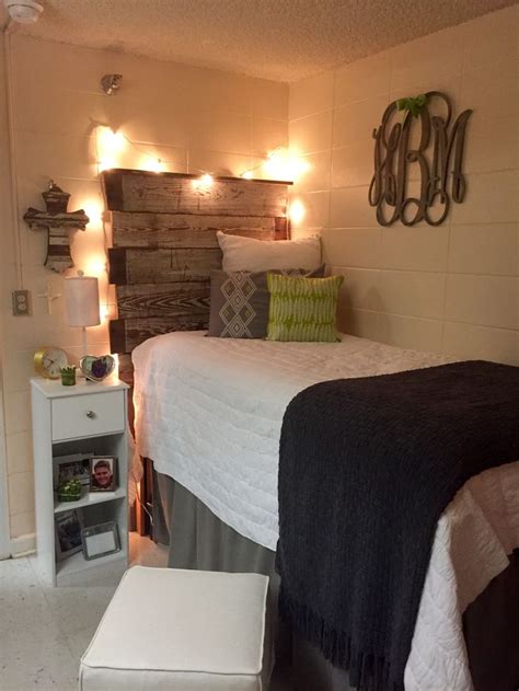 Julia Tutwiler Dorm | College dorm room decor, Chic dorm room, Dorm room inspiration