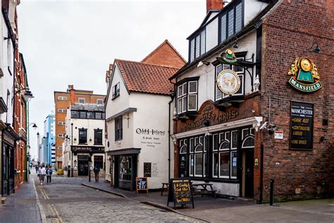 Lincolnshire Cam: Kingston Upon Hull. The Old Town and some Alleyways.