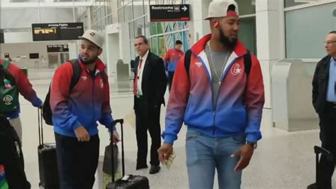 El equipo cubano de béisbol llega a Miami para el Clásico Mundial de Béisbol con un trasfondo ...