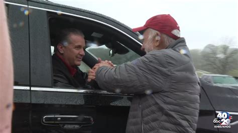 VIDEO: John Calipari arrives in Fayetteville