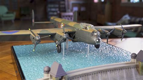 Lancaster Bomber B III Hachette 1/32 - YouTube