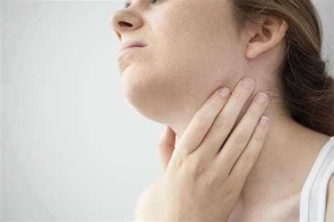 The Symptoms, Causes and Complications of Tonsil Stones - HealthVibe