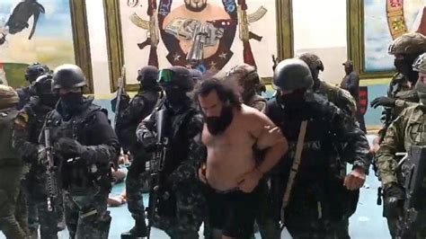 Ecuador: Thousands of soldiers move gang leader Fito - BBC News