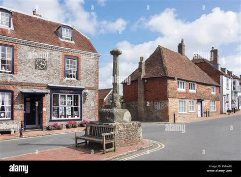 Medieval market cross in market square high street alfriston eas hi-res ...