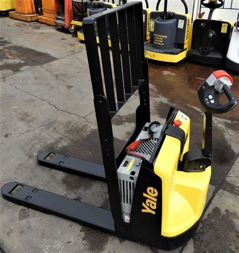 2016 Electric Yale MPB045VG Electric Walkie Pallet Jack