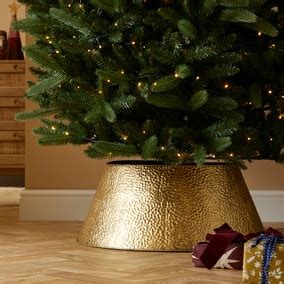 Christmas Trees - From Artificial To Pre-Lit Trees | Dunelm