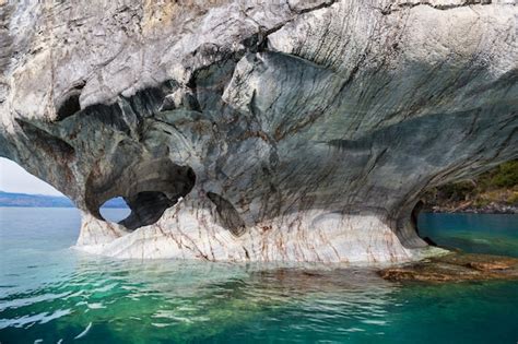 Premium Photo | Unusual marble caves on the lake of general carrera, patagonia, chile.