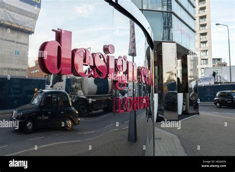 The Design Centre, Chelsea Harbour, London Stock Photo - Alamy