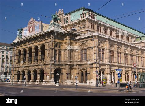 VIENNA AUSTRIA Opera House exterior Stock Photo - Alamy