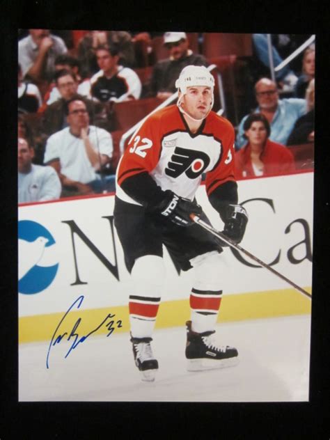 Philadelphia Flyers Craig Berube Autographed Photo - Carls Cards ...